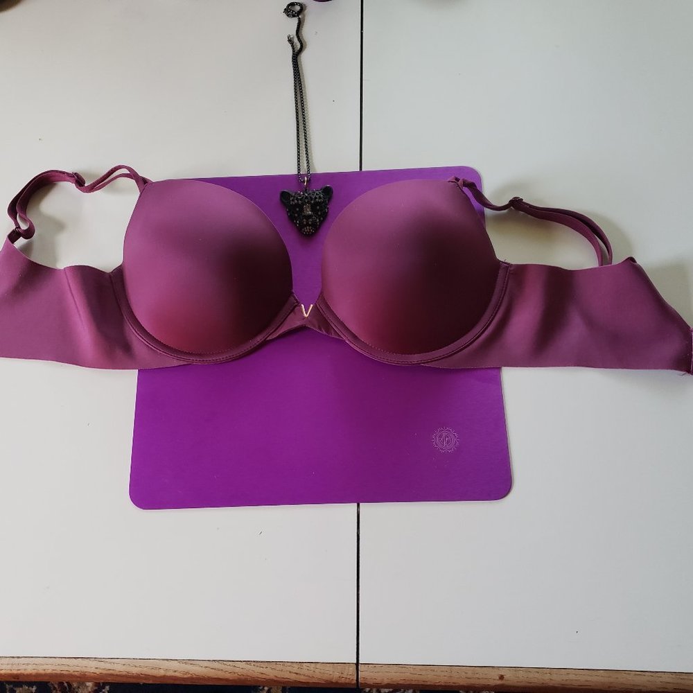 SEXY ILLUSIONS BY VICTORIA'S SECRET Freedom Cloud Smooth Push-Up Bra